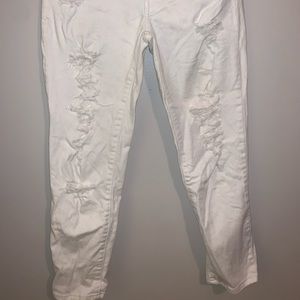 Low-rise ripped American Eagle capris